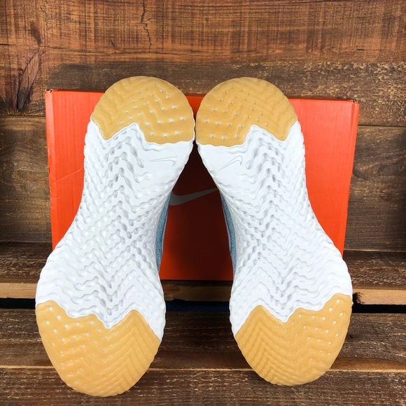 NEW Women's Nike Epic React Flyknit 2 Shoes Size 6 - Picture 5 of 8